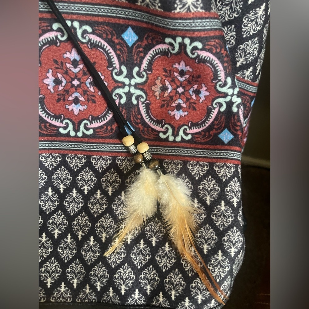 Elegant Black and Red Patterned Poncho - Picture 7 of 13